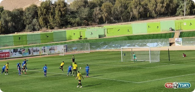 אסולין בועט את הפנדל (דן בונבידה)